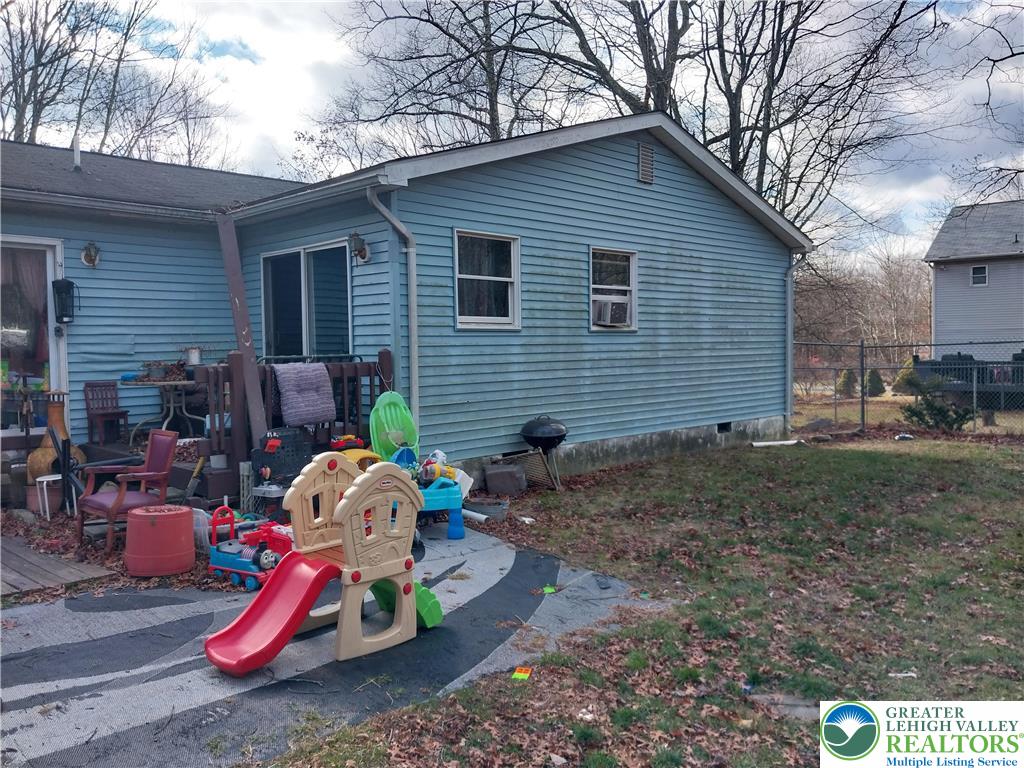 2108 Fox Road Bushkill, PA 18324 - Photo 8 of 98