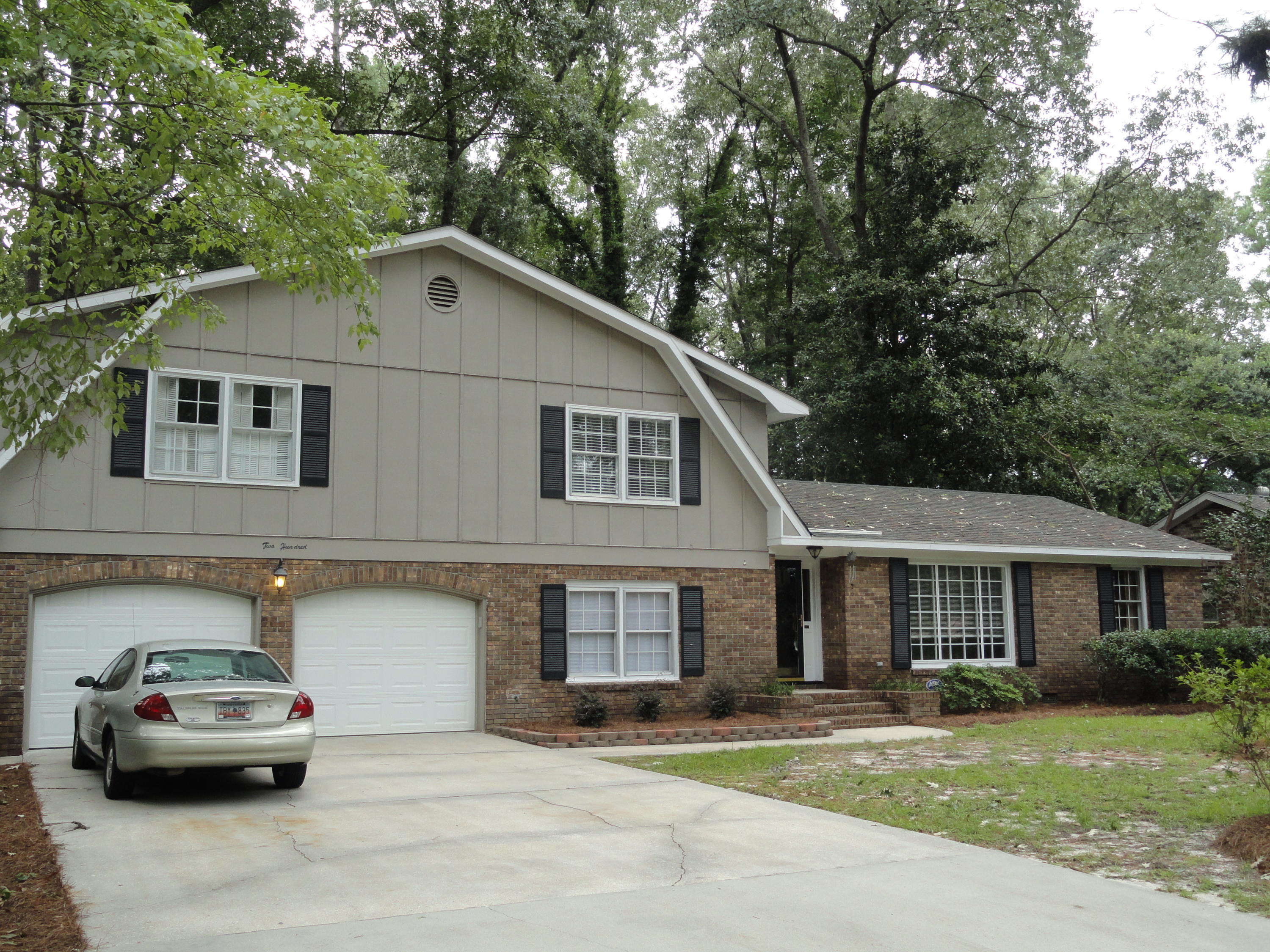 200 Grouse Road Summerville, SC 29485 - Photo 1 of 12 200 Grous 2
