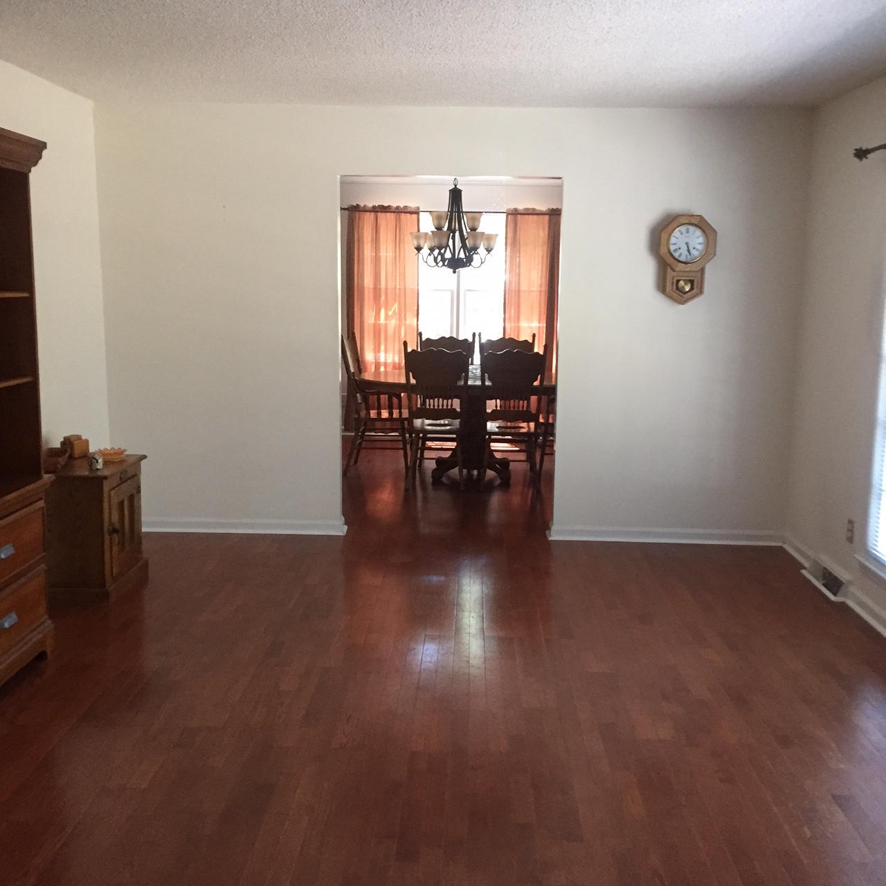 200 Grouse Road Summerville, SC 29485 - Photo 4 of 12 Living Room