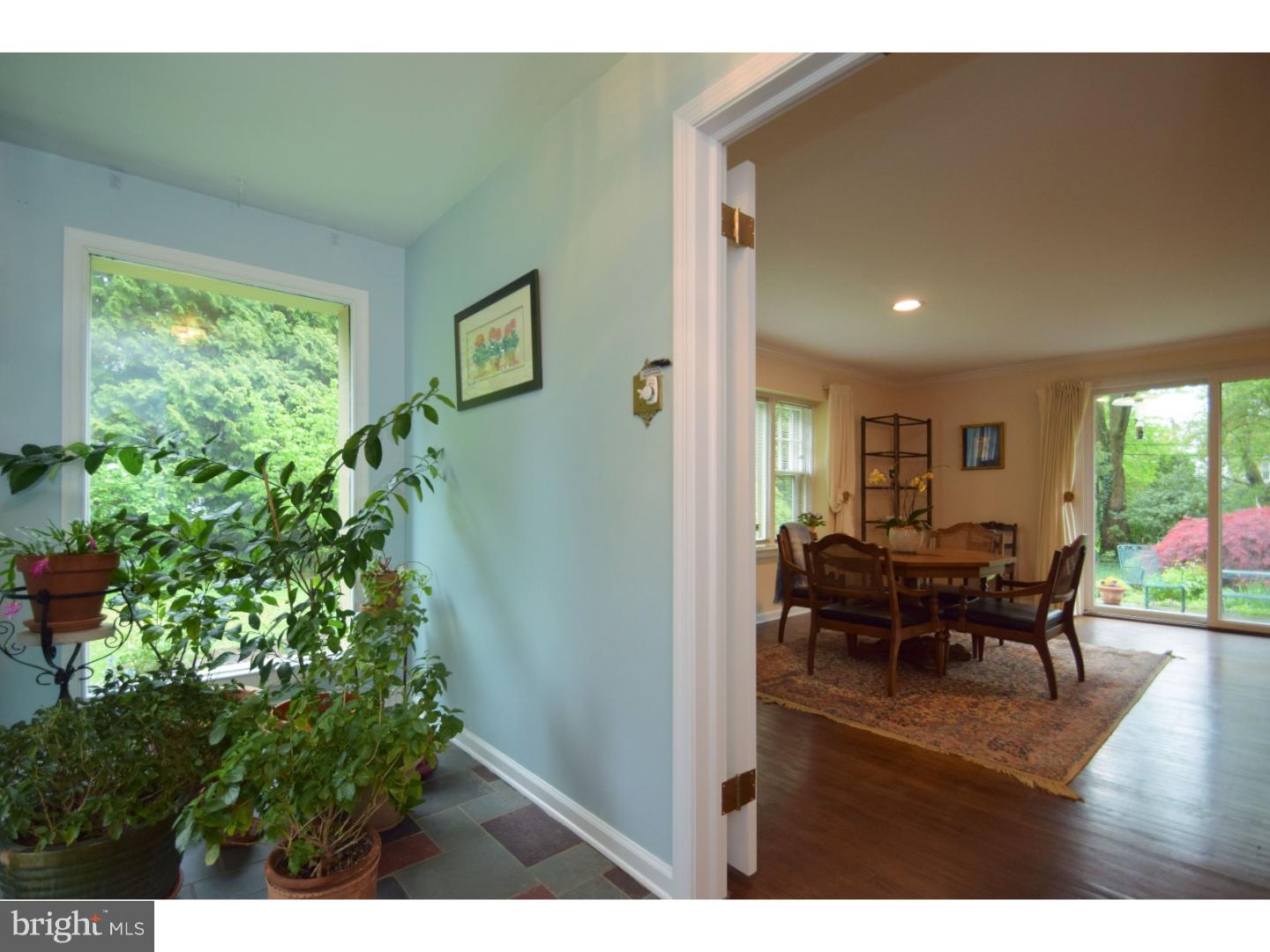 2016 Hilltop Road Flourtown, PA 19031 - Photo 4 of 24
