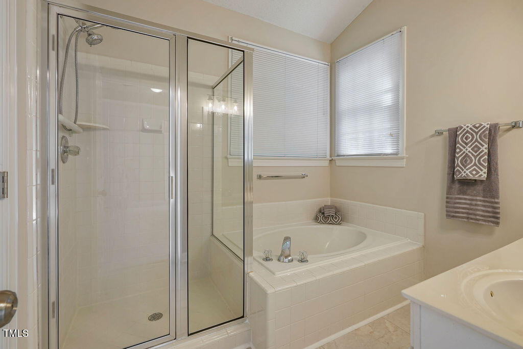 125 Chimney Rise Drive Cary, NC 27511 - Photo 20 of 40 125chimney-148