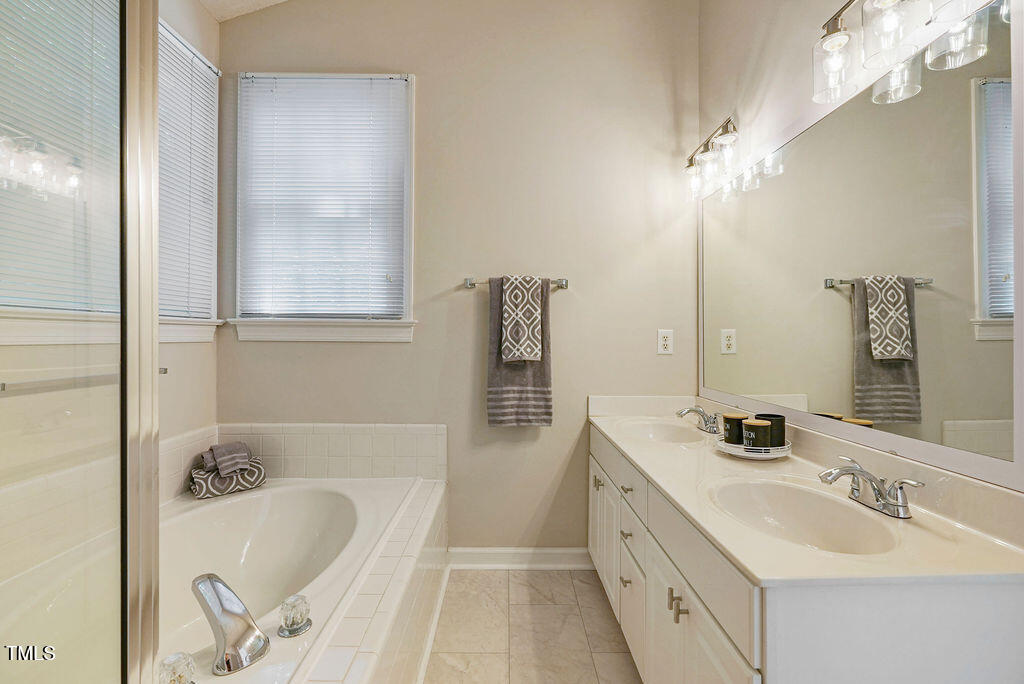 125 Chimney Rise Drive Cary, NC 27511 - Photo 21 of 40 125chimney-153