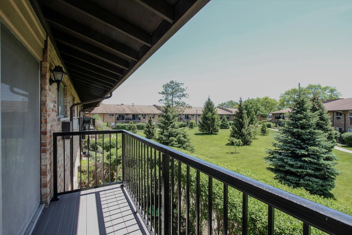 834 East Old Willow Road, Unit 209 Prospect Heights, IL 60070 - Photo 15 of 22