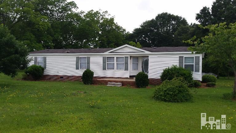 4995 Bearskin Road Clinton, NC 28328 - Photo 1 of 16 Primary Photo