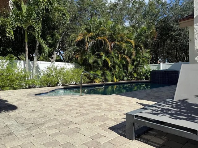 a view of an outdoor space