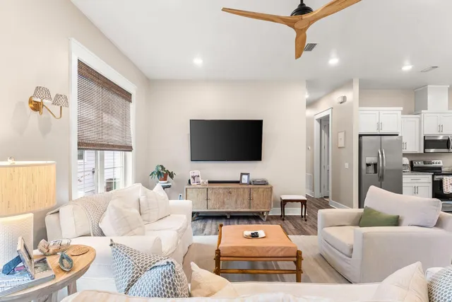 $685,000 | 156 Summer Breeze Lane, Santa Rosa Beach, FL 32459