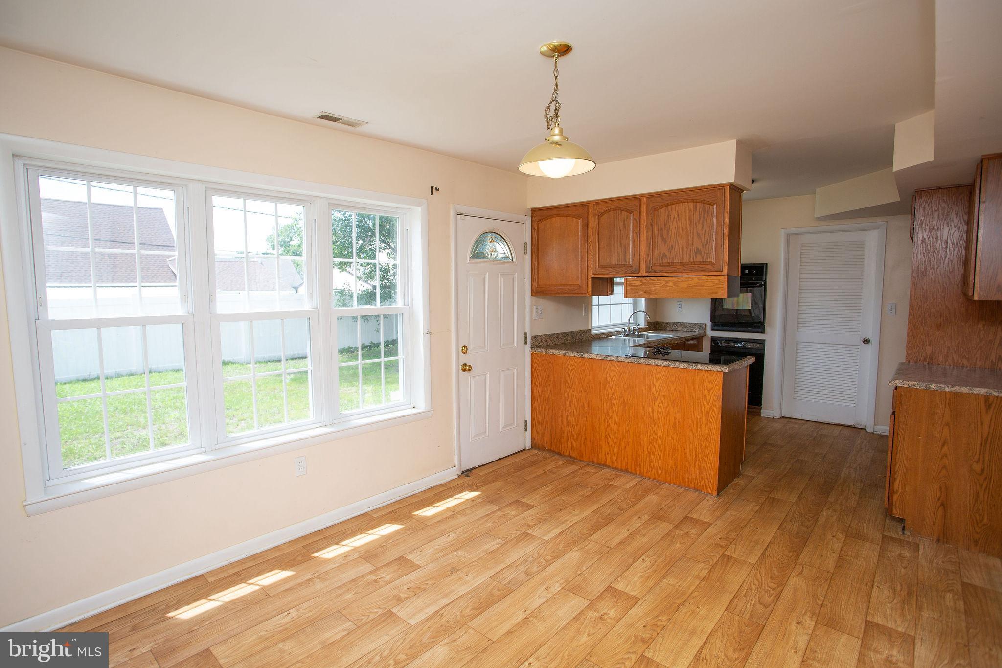 27 Bendix Lane Willingboro, NJ 08046 - Photo 9 of 49