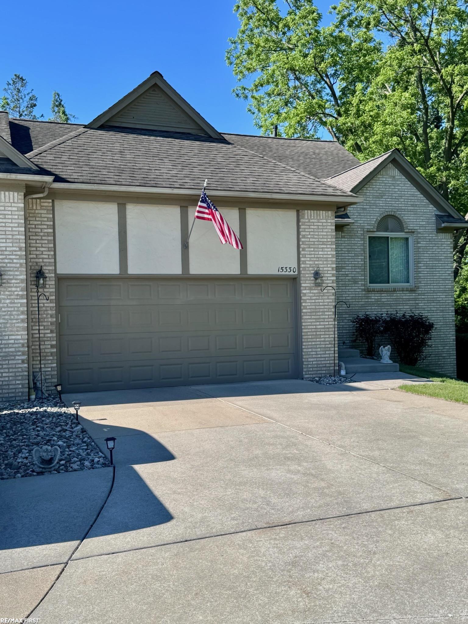 15330 Pebble Pointe Court Clinton Township, MI 48038 - Photo 27 of 33 50212419-4F29293F-3925-48F2-8CBF-72C6E5154F5D.JPG