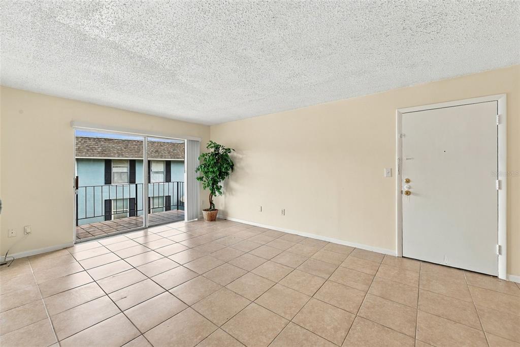 905 West Oak Ridge Road, Unit D Orlando, FL 32809 - Photo 8 of 34 Gallery Image 8
