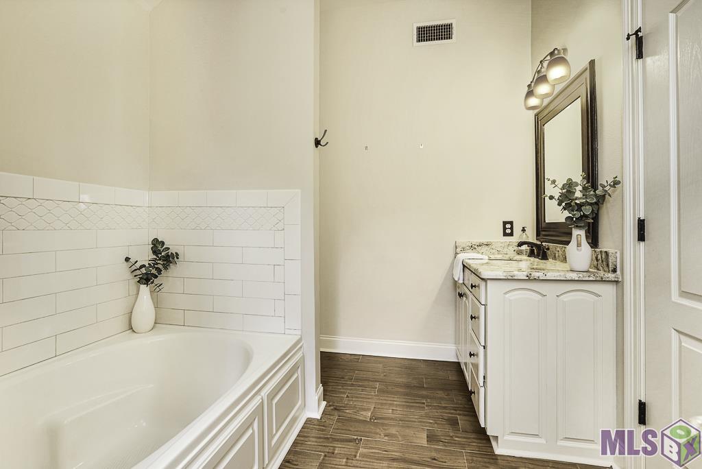 12035 Arrowood Avenue Baton Rouge, LA 70818 - Photo 15 of 26