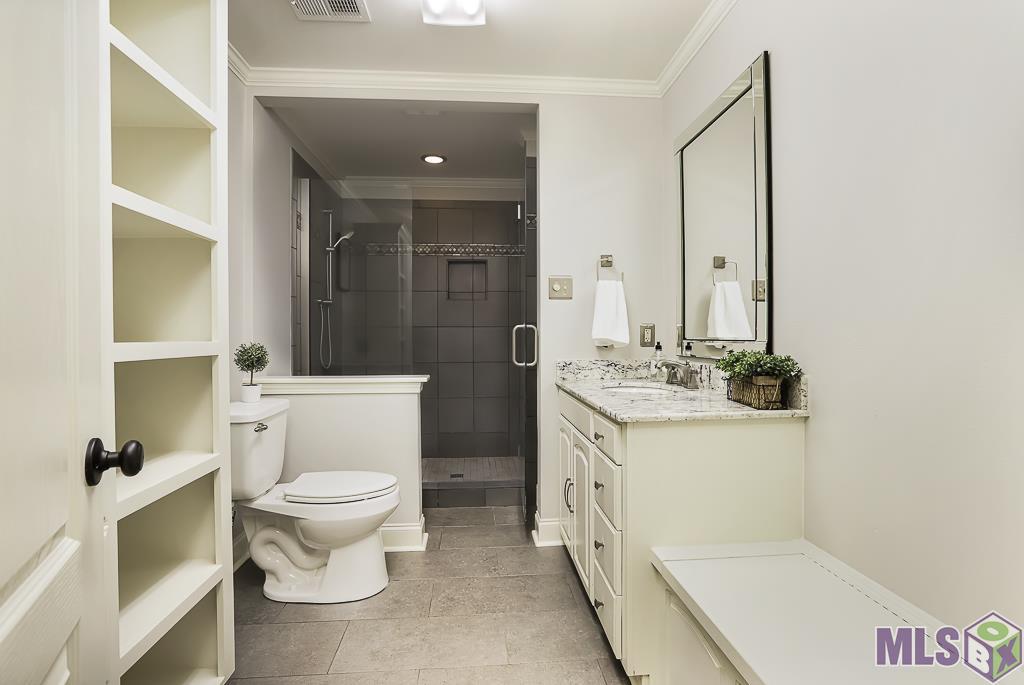 12035 Arrowood Avenue Baton Rouge, LA 70818 - Photo 18 of 26 Bathroom