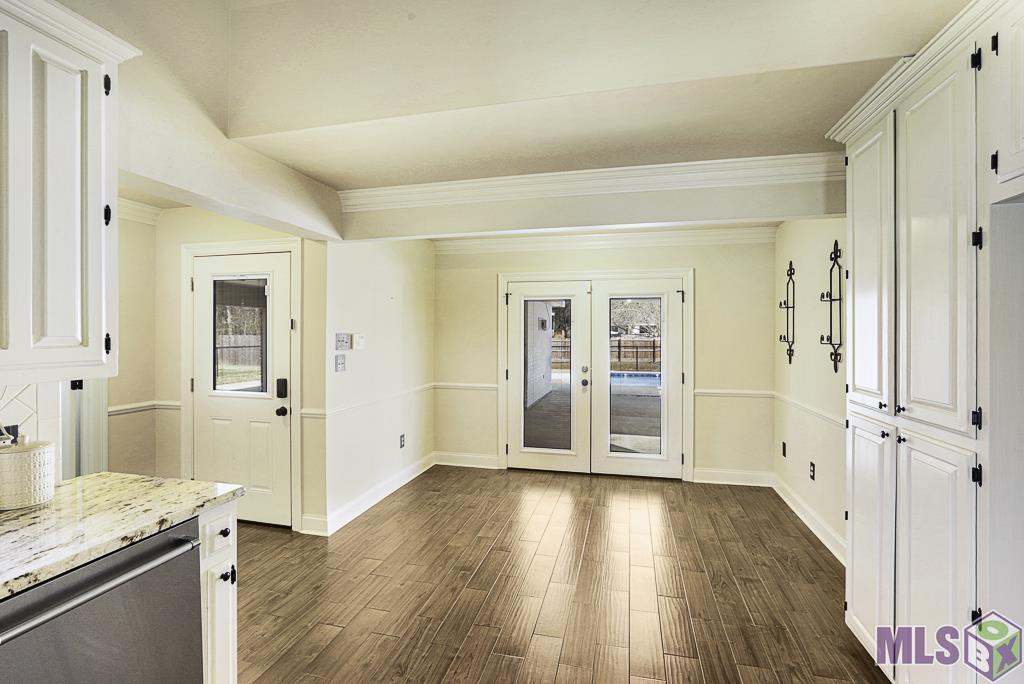 12035 Arrowood Avenue Baton Rouge, LA 70818 - Photo 9 of 26 Kitchen/dining