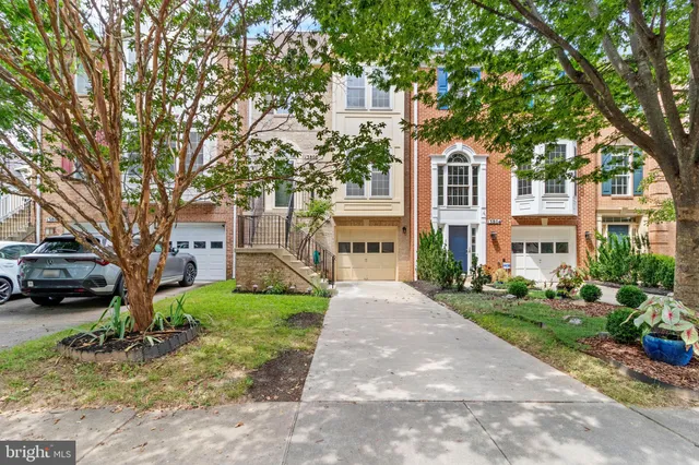 $870,000 | 13802 Lambertina Place, Rockville, MD 20850