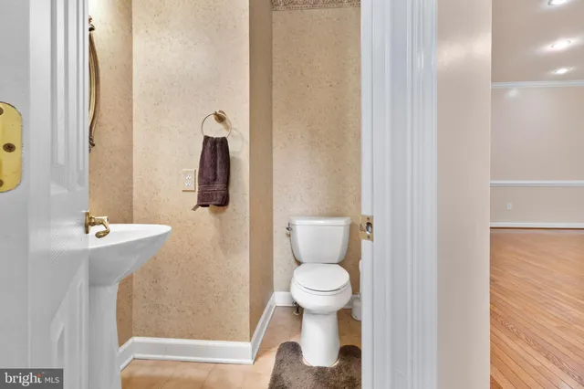 $870,000 | 13802 Lambertina Place, Rockville, MD 20850