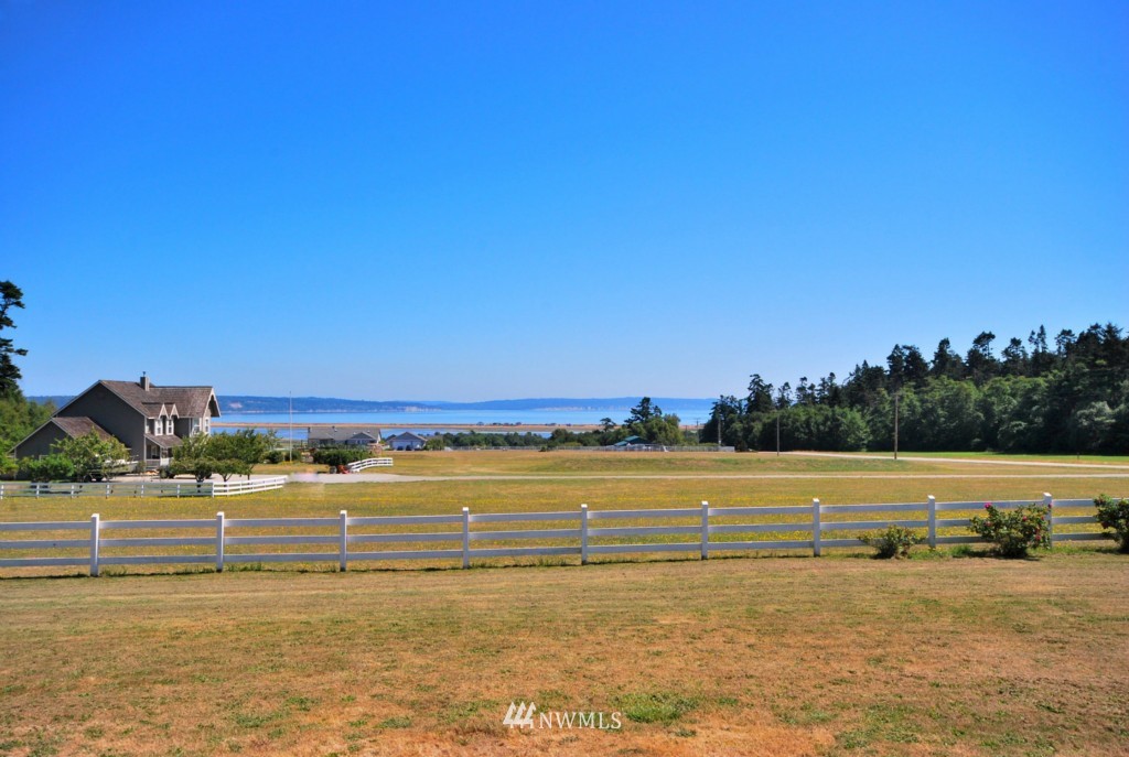 975 Engle Road Coupeville, WA 98239 - Photo 3 of 25 Gallery Image 3