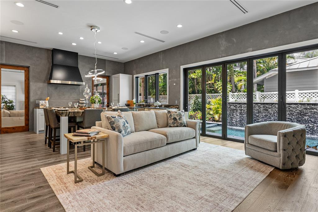 2903 West Hawthorne Road Tampa, FL 33611 - Photo 9 of 82 Gallery Image 9