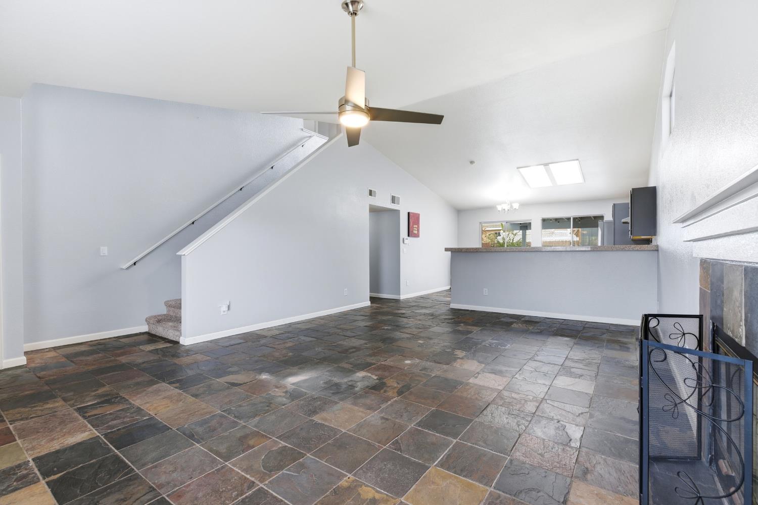 3904 Creedmoor Avenue Modesto, CA 95357 - Photo 7 of 33