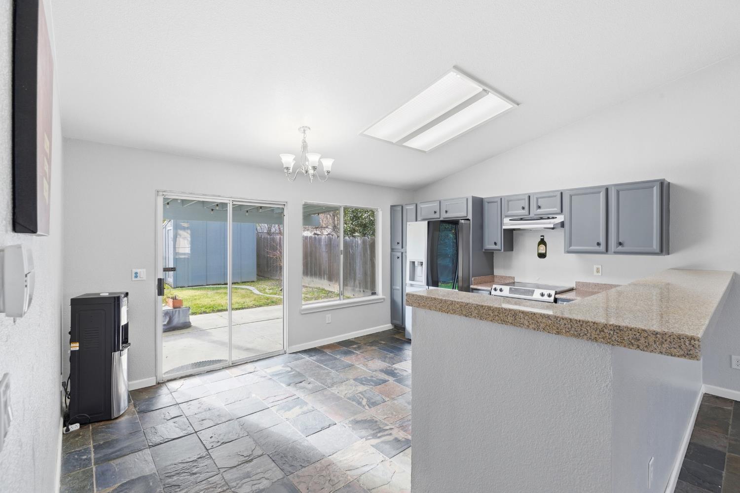 3904 Creedmoor Avenue Modesto, CA 95357 - Photo 10 of 33