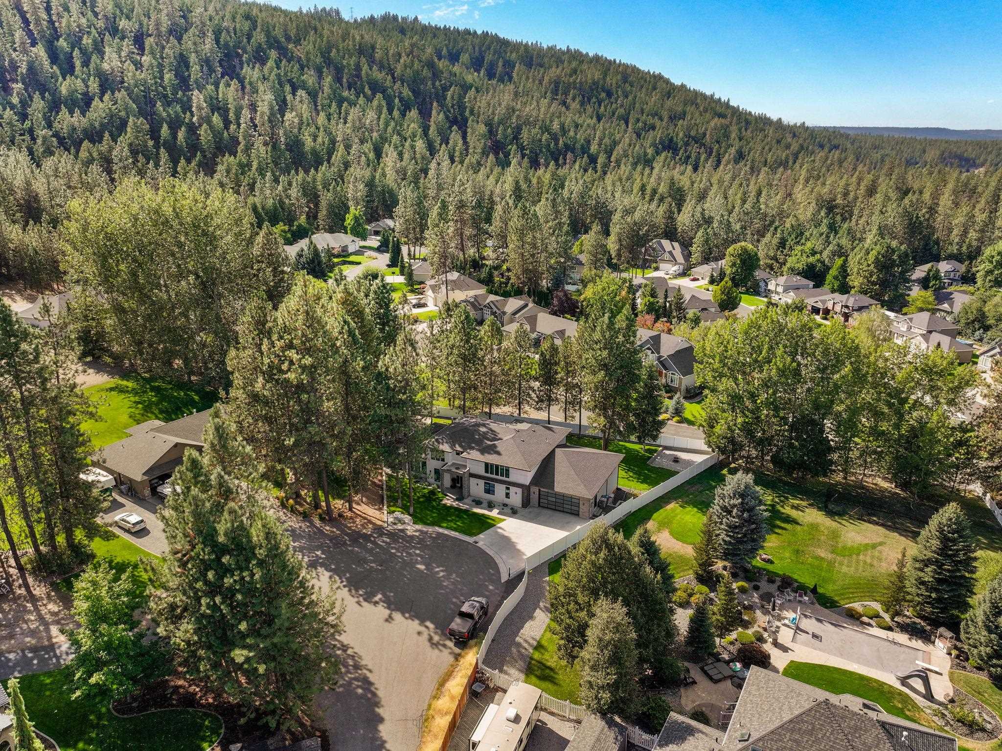 11605 North Alberta Lane Spokane, WA 99218 - Photo 2 of 50