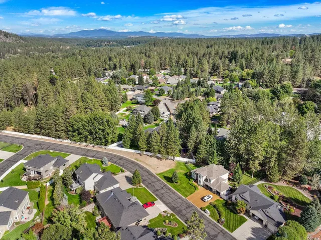 $1,140,000 | 11605 North Alberta Lane, Spokane, WA 99218