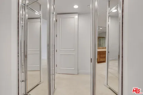 $9,500 | 132 South Maple Drive, Unit 201, Beverly Hills, CA 90212