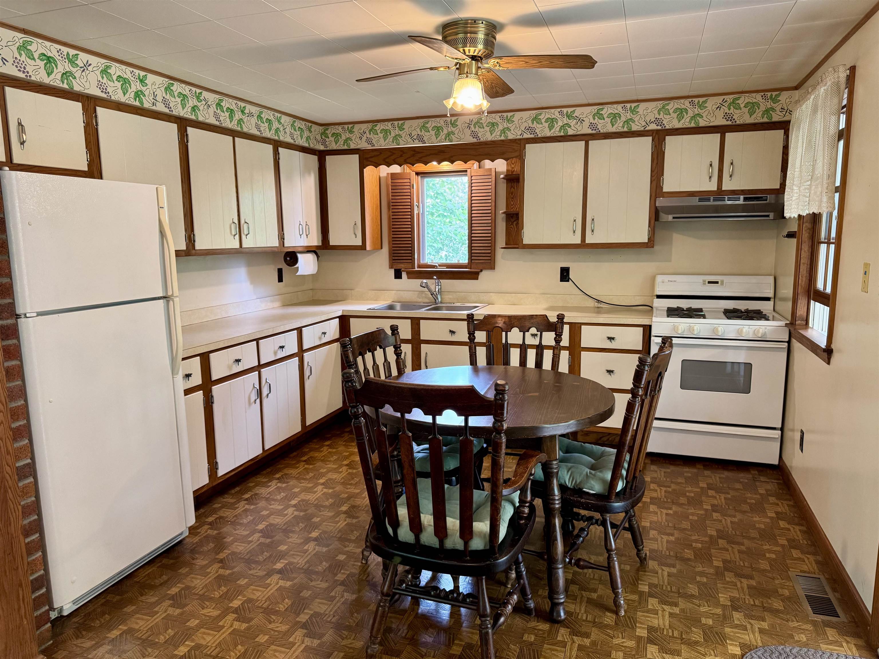 8062 Scotch Hollow Road Newbury, VT 05069 - Photo 2 of 23