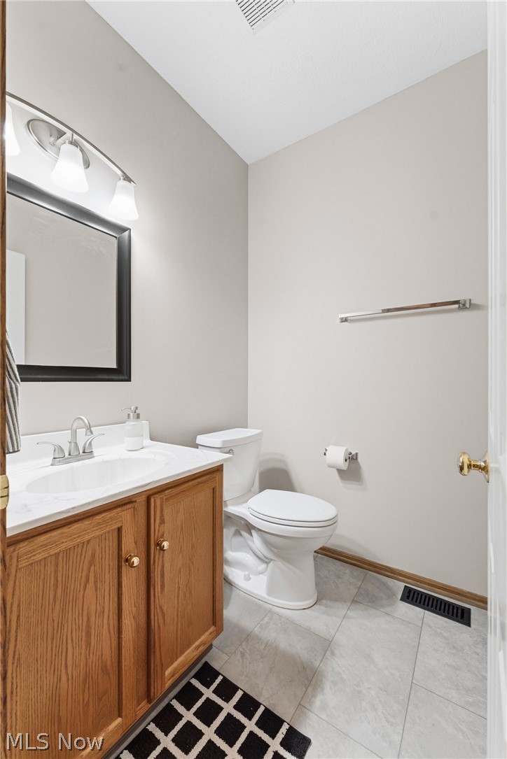 2423 Charing Cross Road Northwest Canton, OH 44708 - Photo 17 of 42 1st floor half bath
