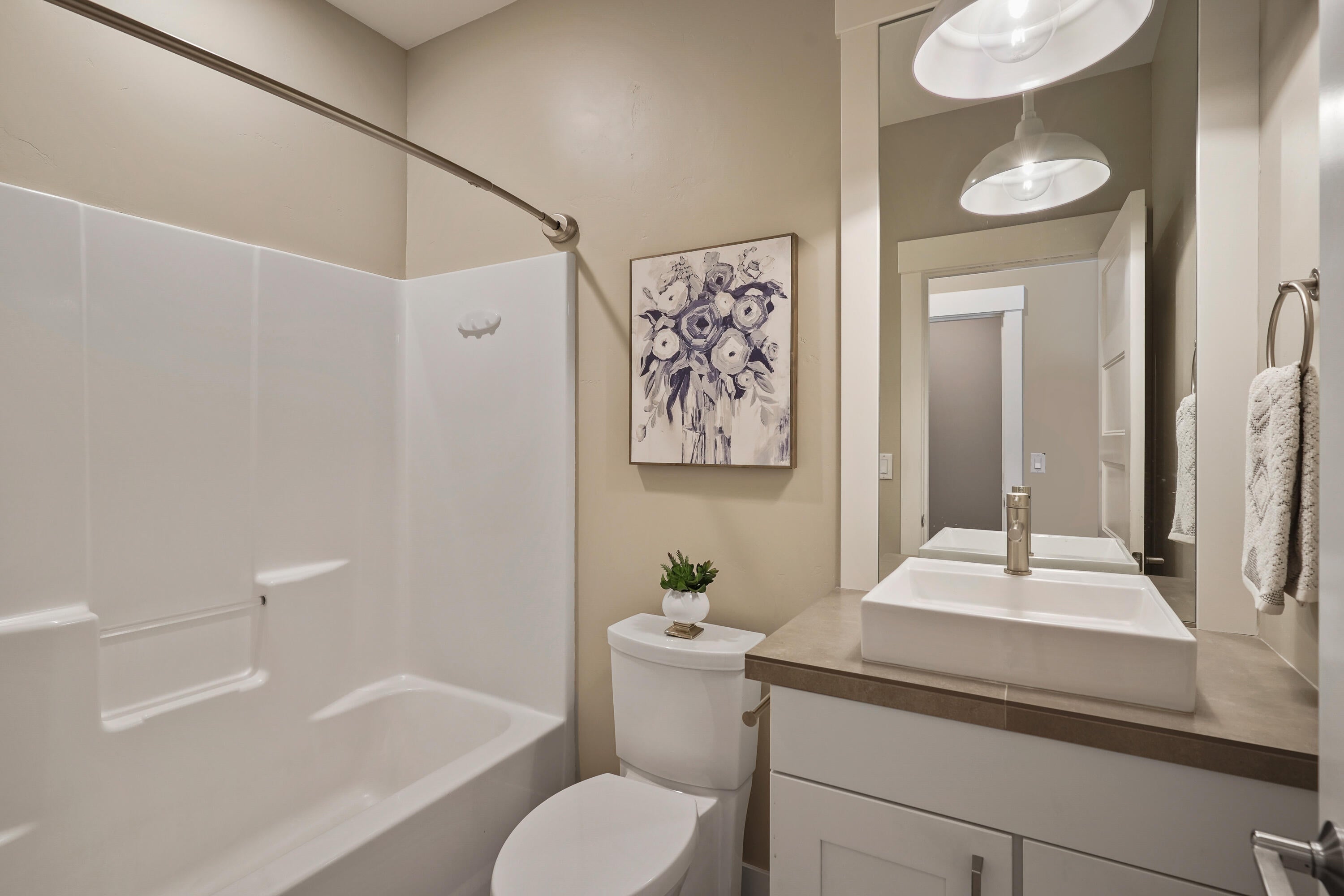 61435 Brosterhous Road Bend, OR 97702 - Photo 26 of 57 Lock-off suite with full bath, kitchenette and private entrance.