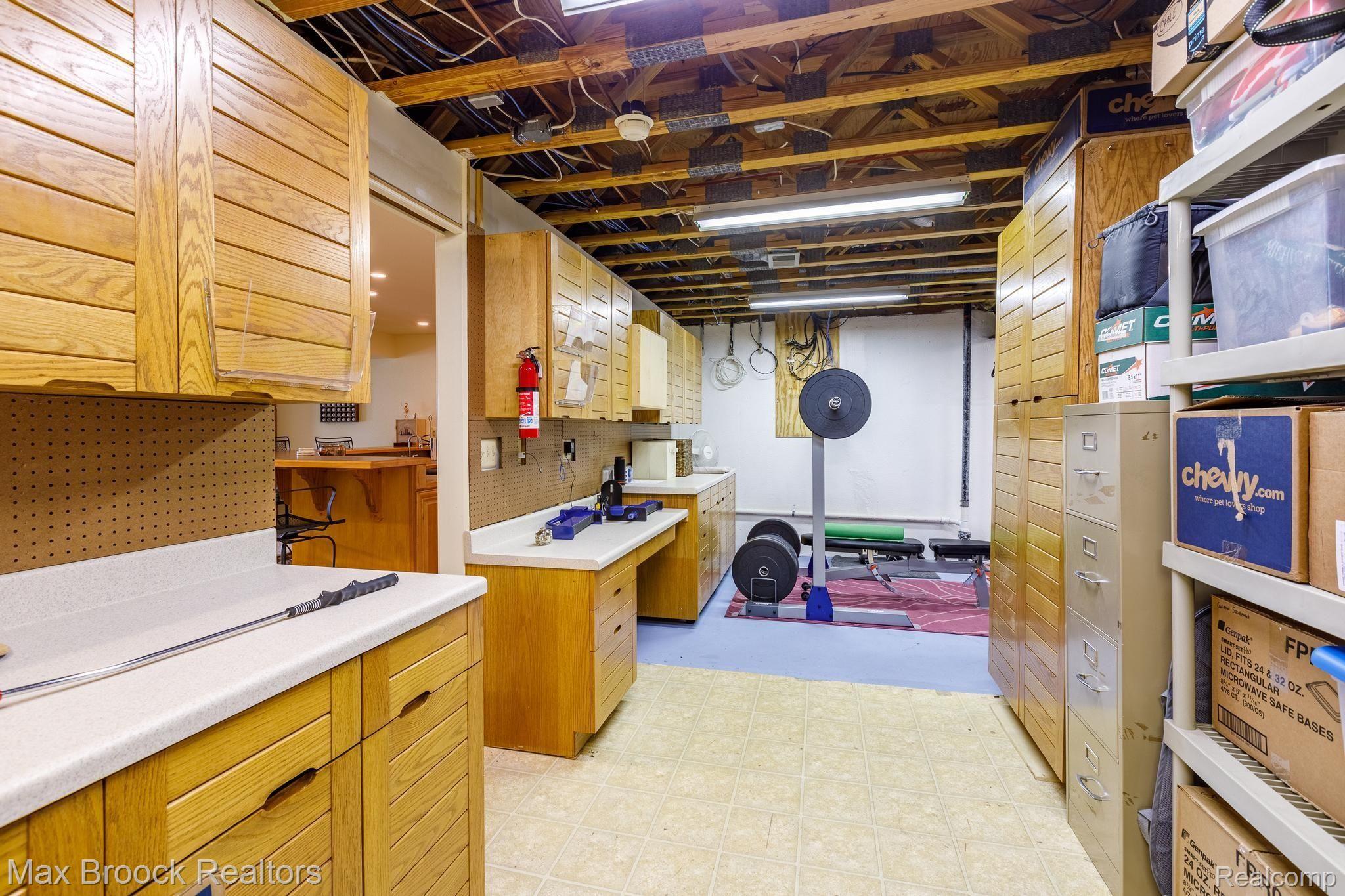 856 GreenView Court Rochester, MI 48307 - Photo 27 of 35 856 Green View Ct-28.jpg