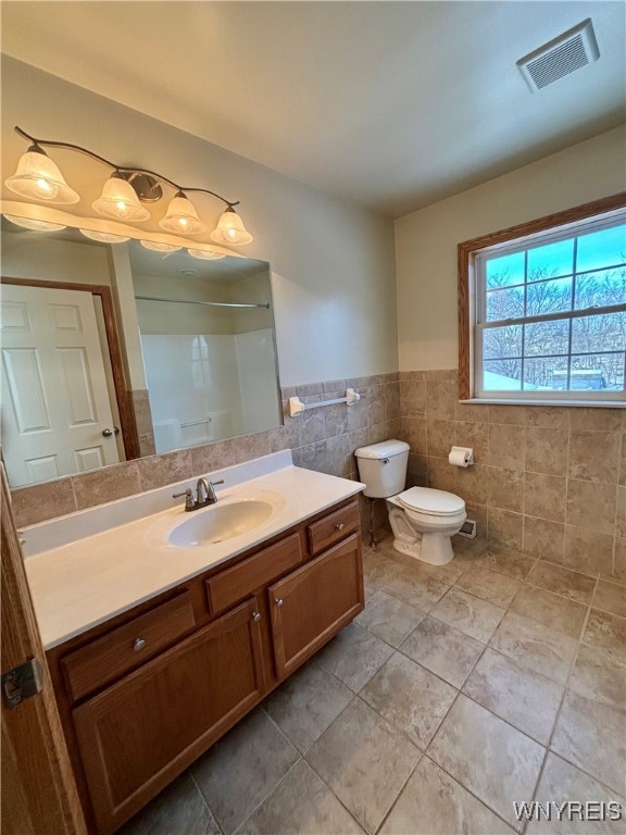 1696 Orchard Park Road, Unit 1 West Seneca, NY 14224 - Photo 10 of 15 Full Bath