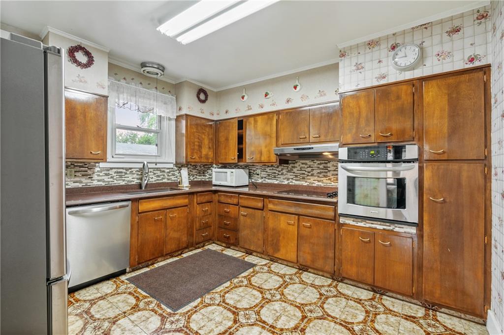 163 Hornaday Road Pittsburgh, PA 15210 - Photo 10 of 25 Gallery Image 10