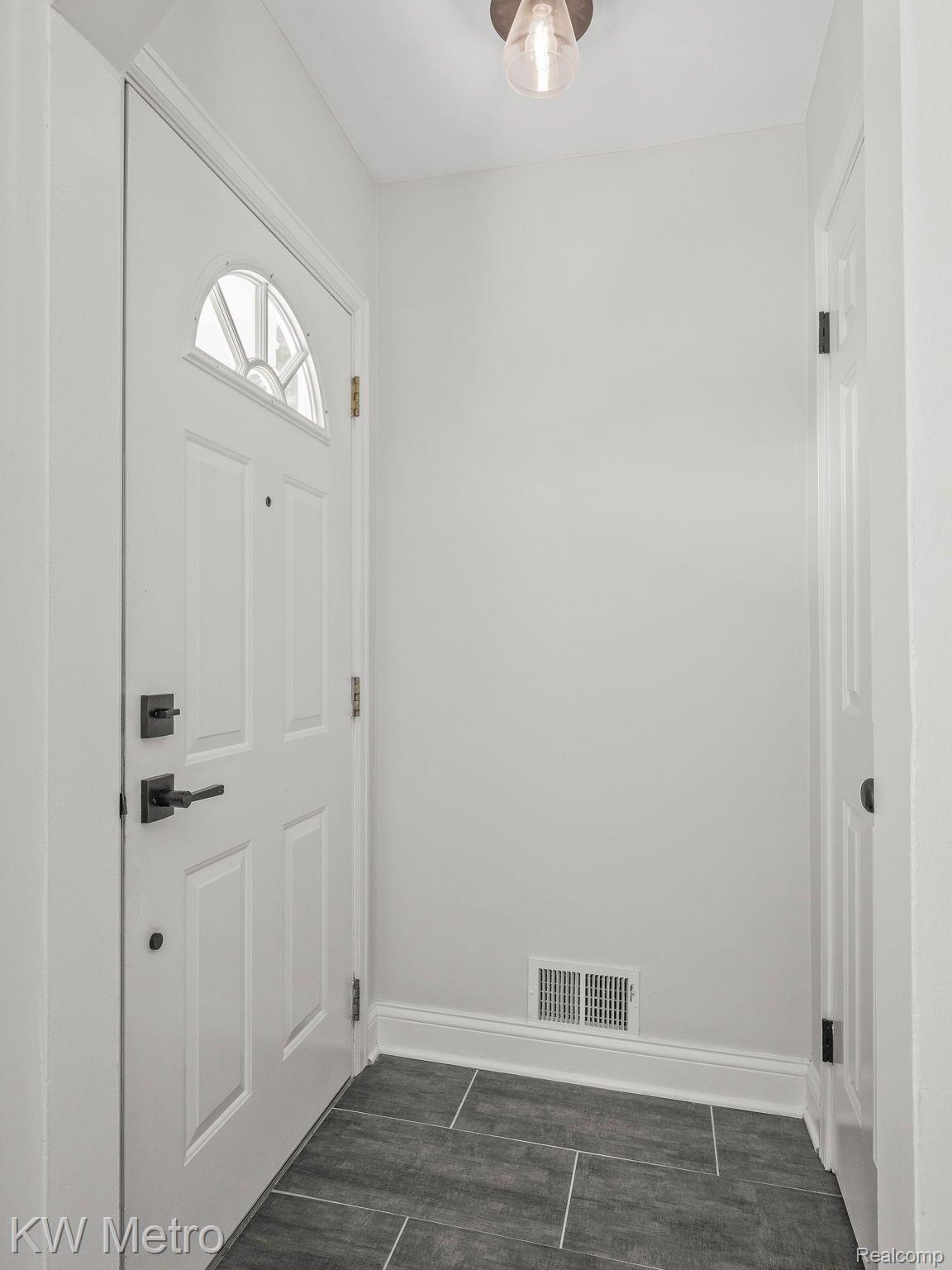 2193 Windemere Road Birmingham, MI 48009 - Photo 11 of 45 Gallery Image 11