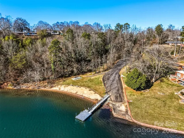 $549,900 | 6294 Southlake Drive, Hickory, NC 28601