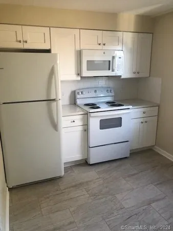 a view of utility room