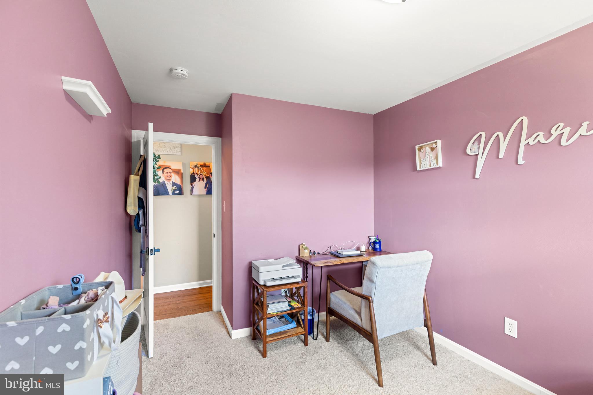 6666 Kelly Road Warrenton, VA 20187 - Photo 22 of 34 a view of a livingroom with furniture