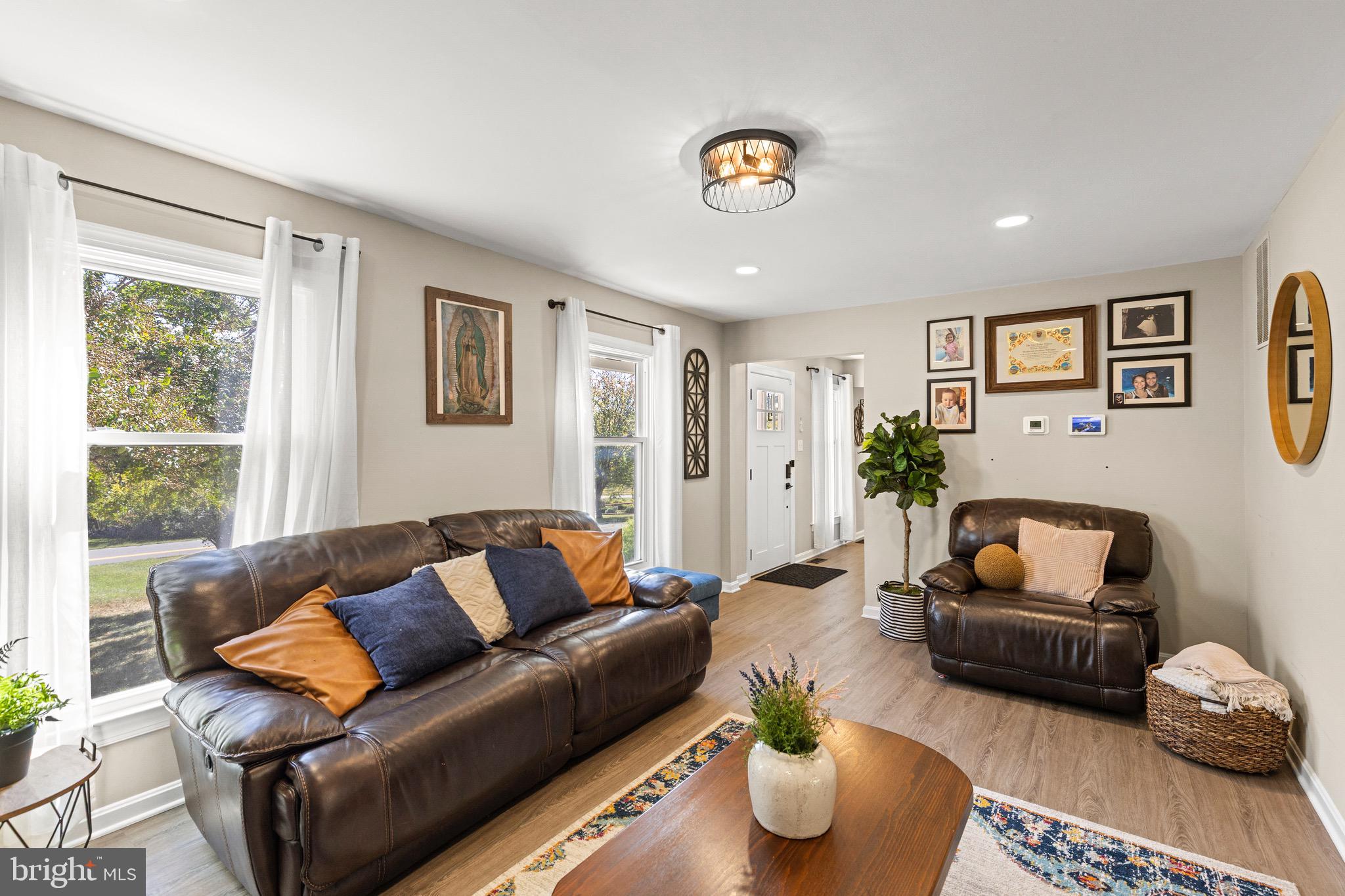 6666 Kelly Road Warrenton, VA 20187 - Photo 3 of 34 a living room with furniture and a window