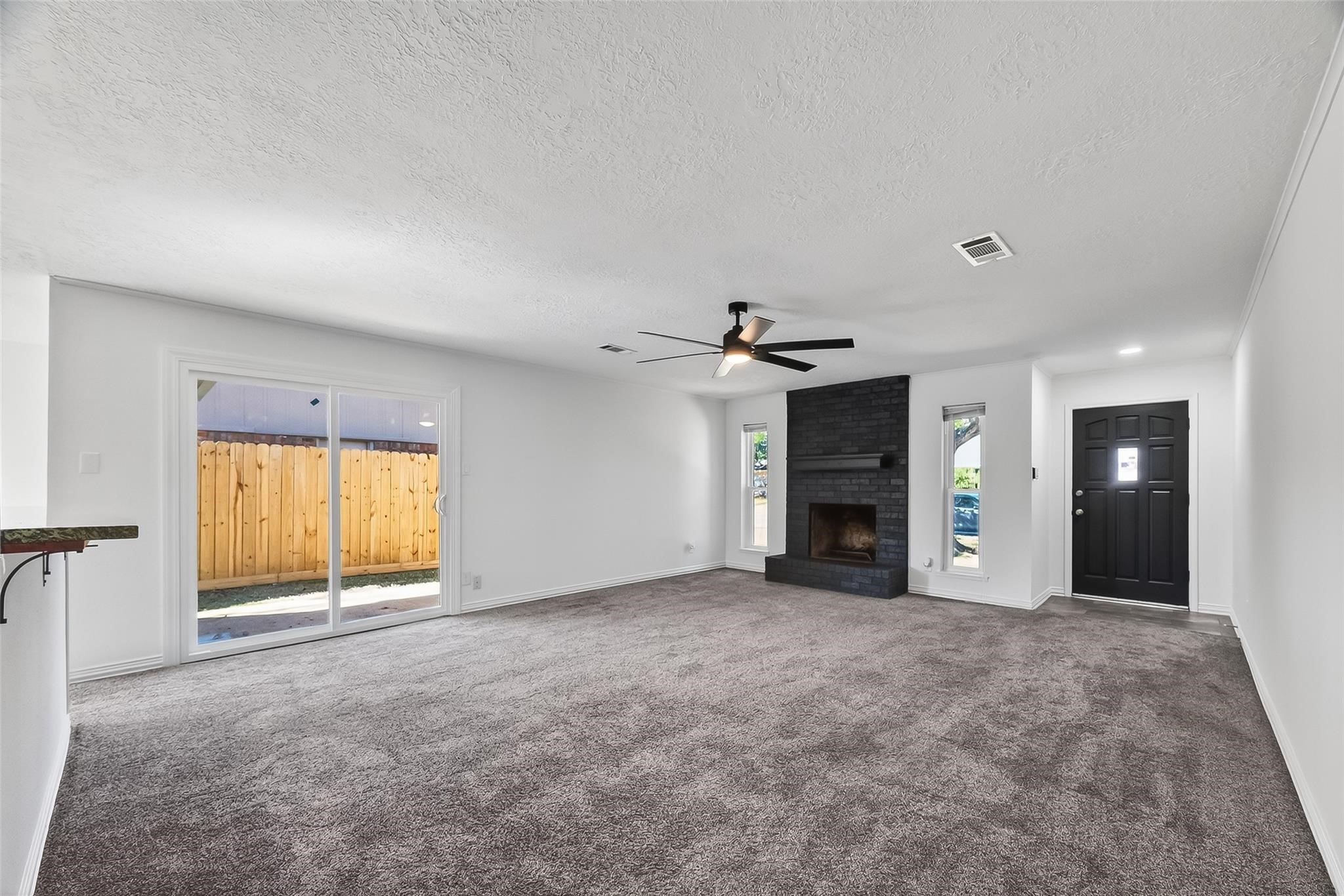 4311 Townes Forest Road Friendswood, TX 77546 - Photo 4 of 19