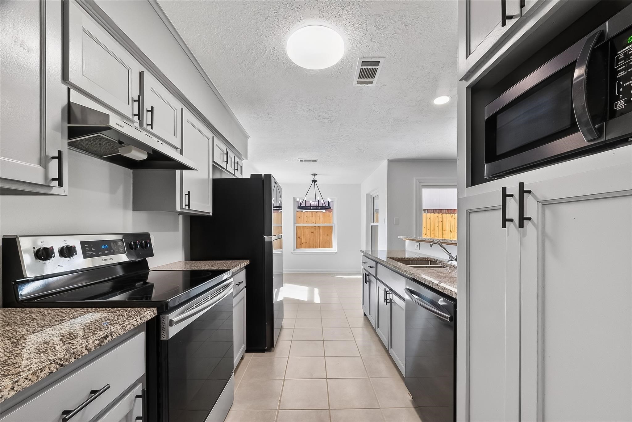 4311 Townes Forest Road Friendswood, TX 77546 - Photo 6 of 19