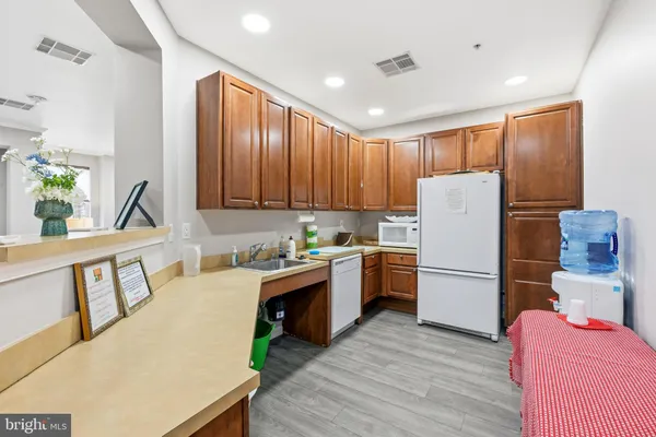 $375,000 | 2610 Chapel Lake Drive, Unit 407, Gambrills, MD 21054