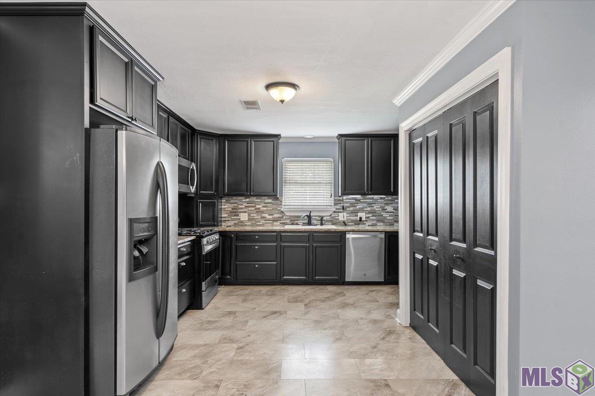 45198 Fontenot Road St. Amant, LA 70774 - Photo 4 of 28