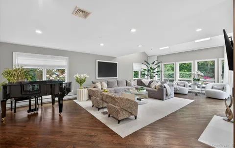 $2,599,000 | 30 Orchard Drive, Woodbury, NY 11797
