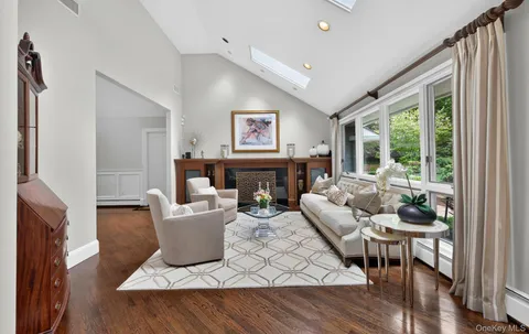 $2,599,000 | 30 Orchard Drive, Woodbury, NY 11797