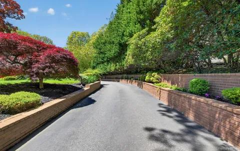 $2,599,000 | 30 Orchard Drive, Woodbury, NY 11797