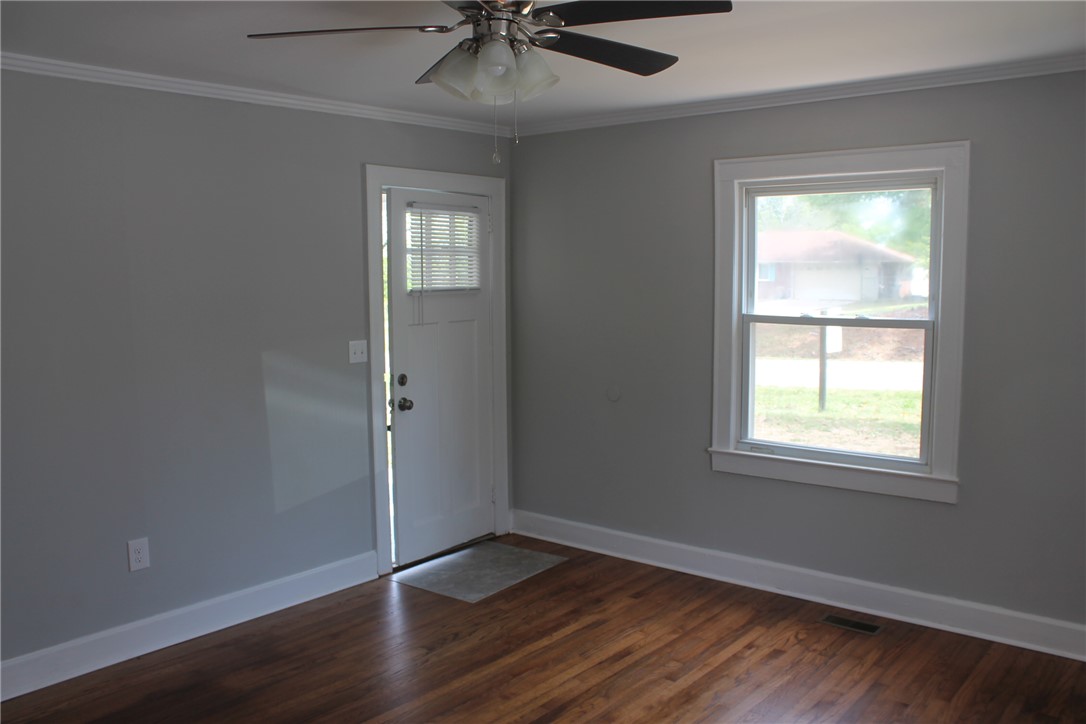 2212 Whitehall Road Anderson, SC 29625 - Photo 3 of 16