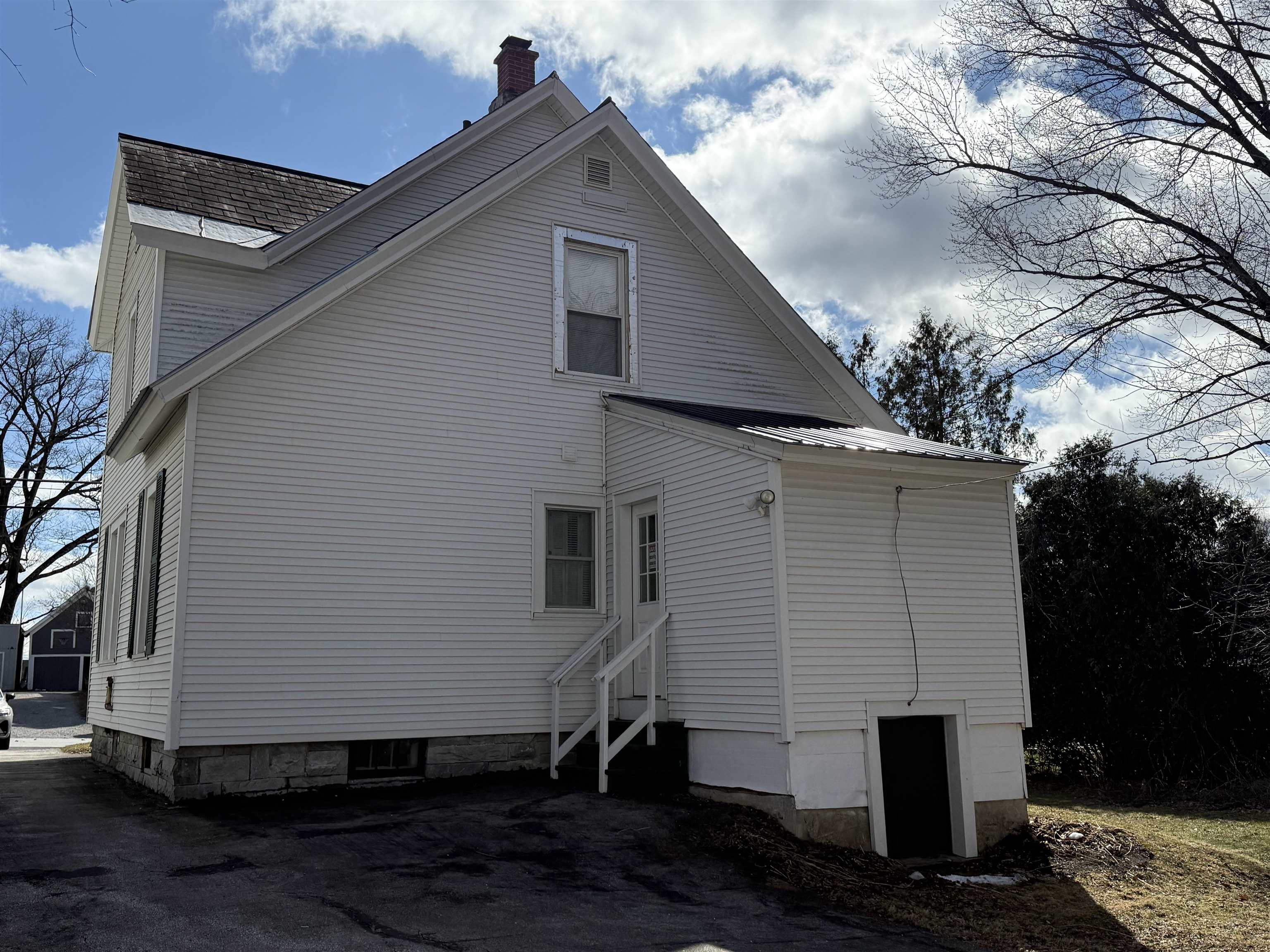 233 State Street Rutland, VT 05701 - Photo 4 of 38