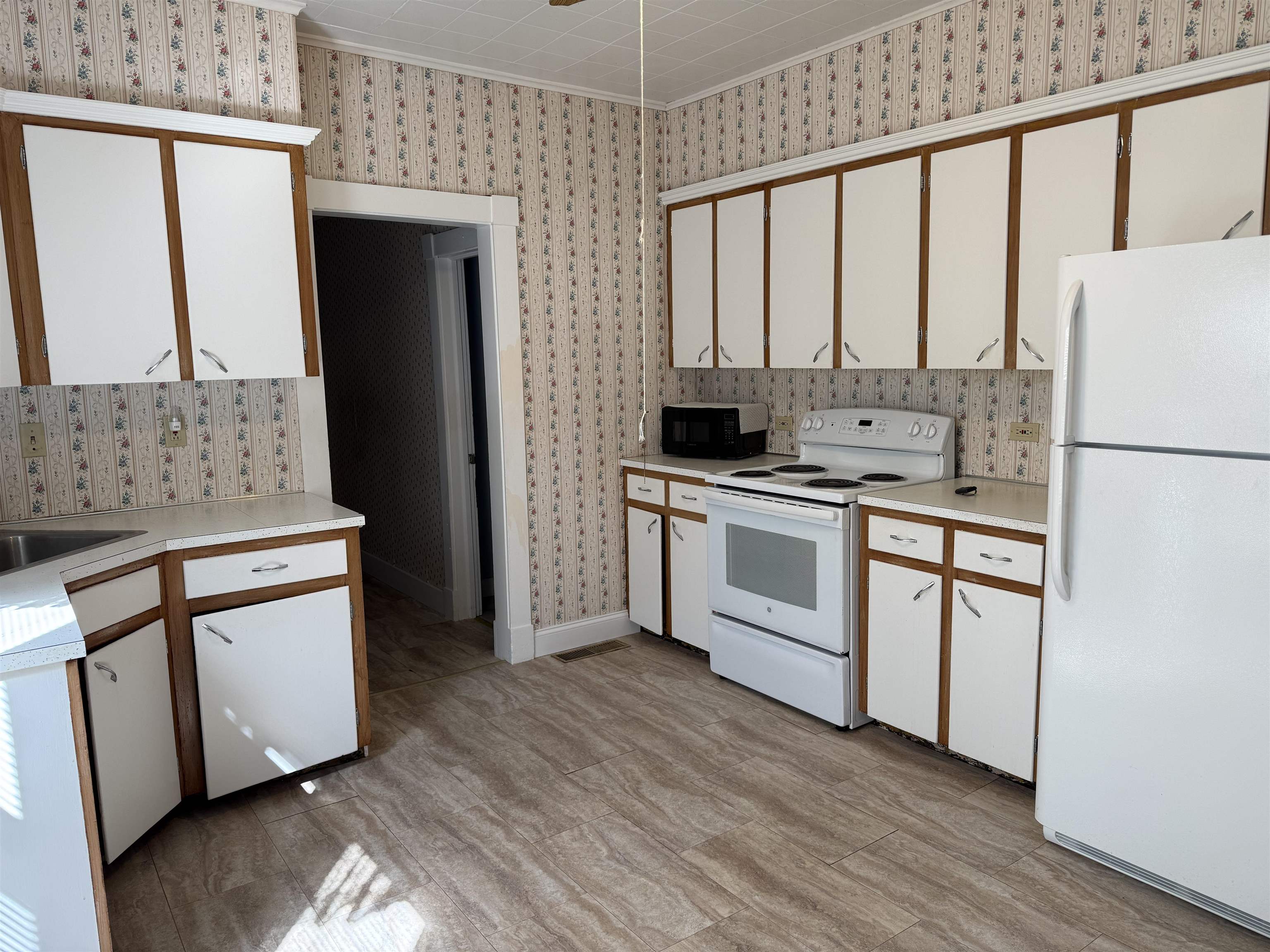 233 State Street Rutland, VT 05701 - Photo 6 of 38