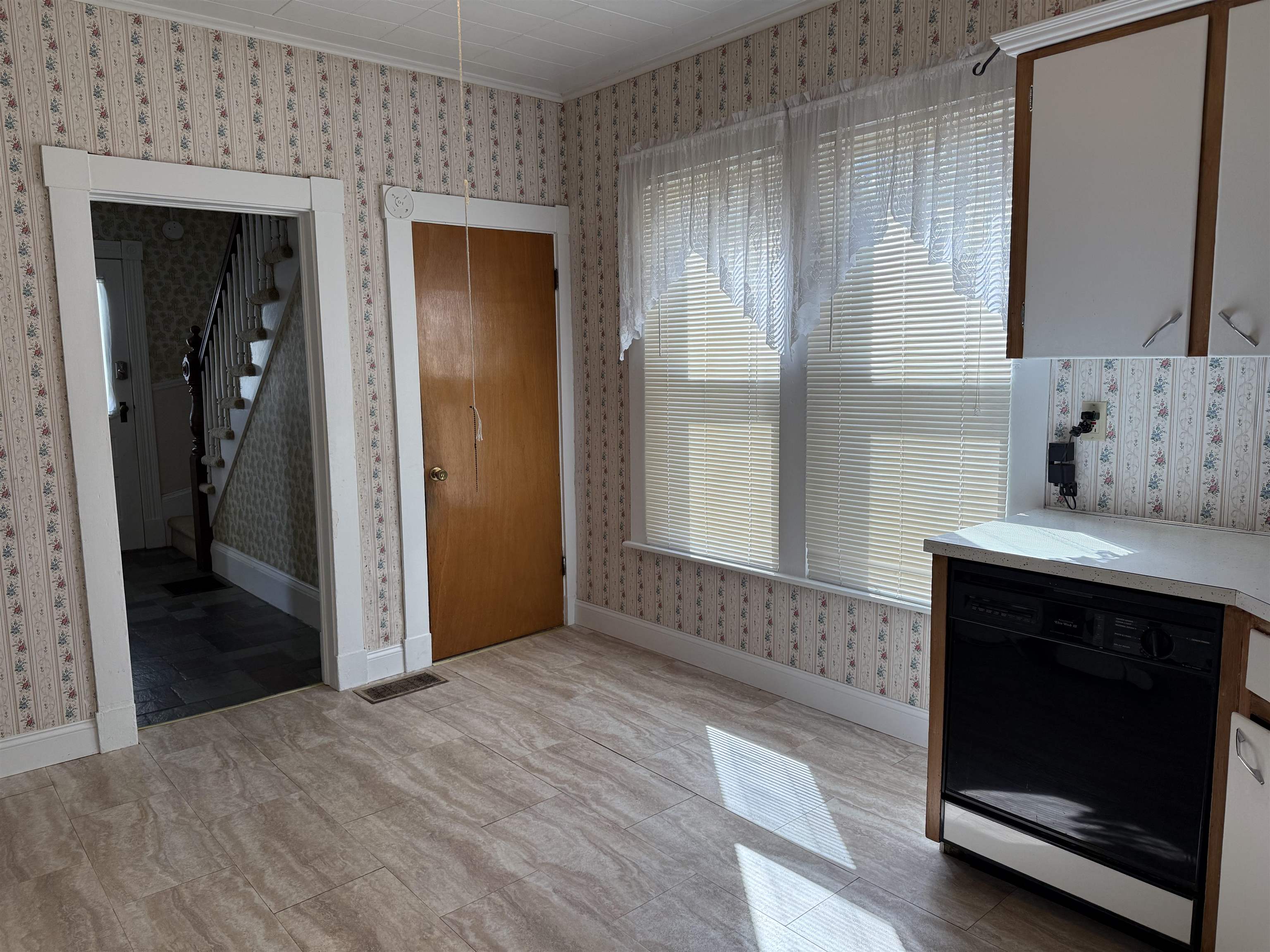 233 State Street Rutland, VT 05701 - Photo 7 of 38