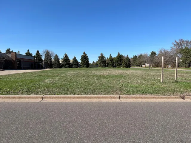 $200,000 | 11477 Marketplace Drive North, Champlin, MN 55316