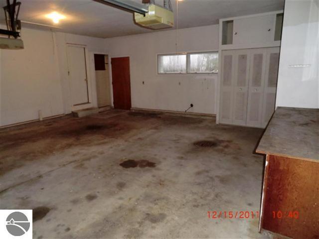 834 Cass Road Traverse City, MI 49696 - Photo 22 of 25 1732361-21.JPG