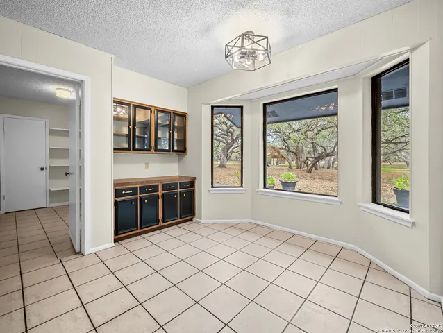 $399,900 | 22 Sunrise Drive, Pleasanton, TX 78064